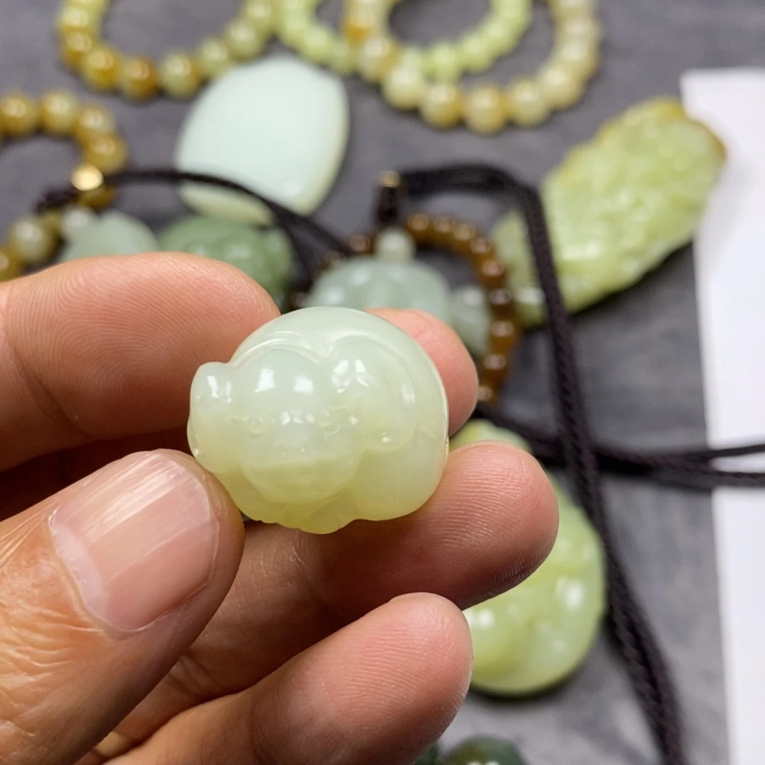 力***巅和田玉未镶嵌吊坠(不含链)