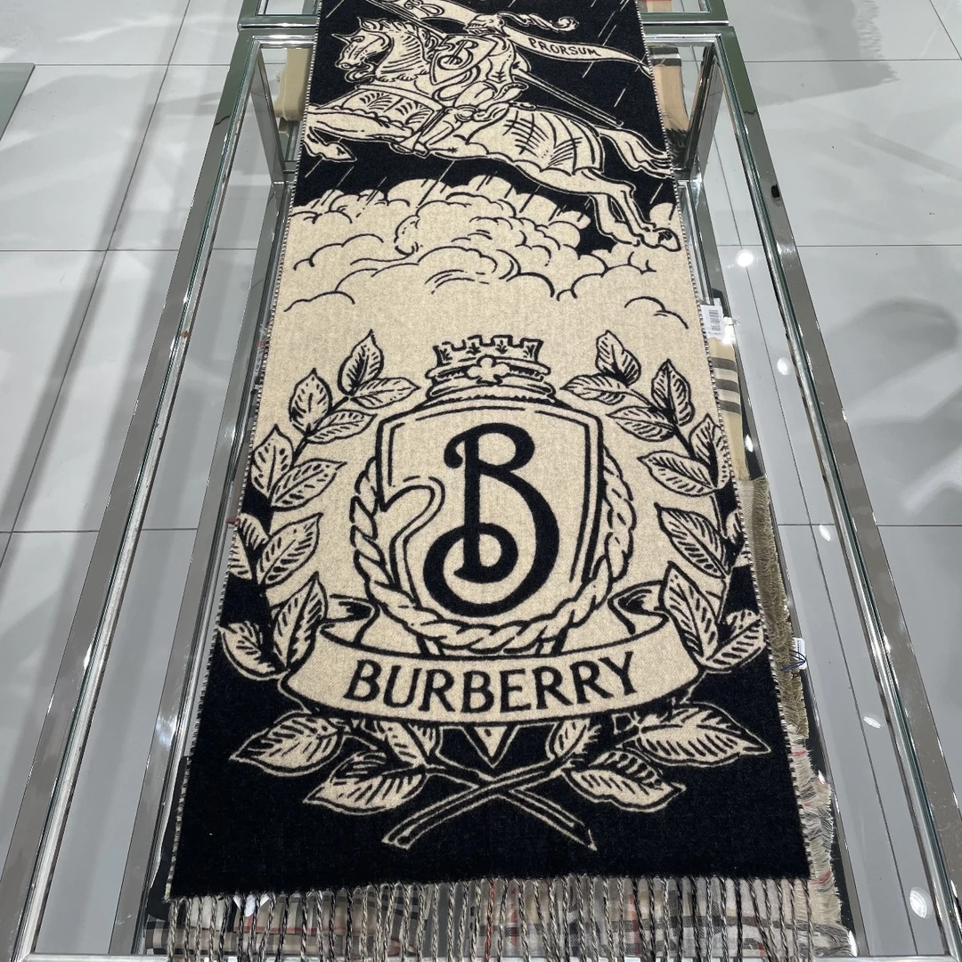 未使用 BURBERRY/博柏利 25新款战马格纹盾牌双面围巾羊绒