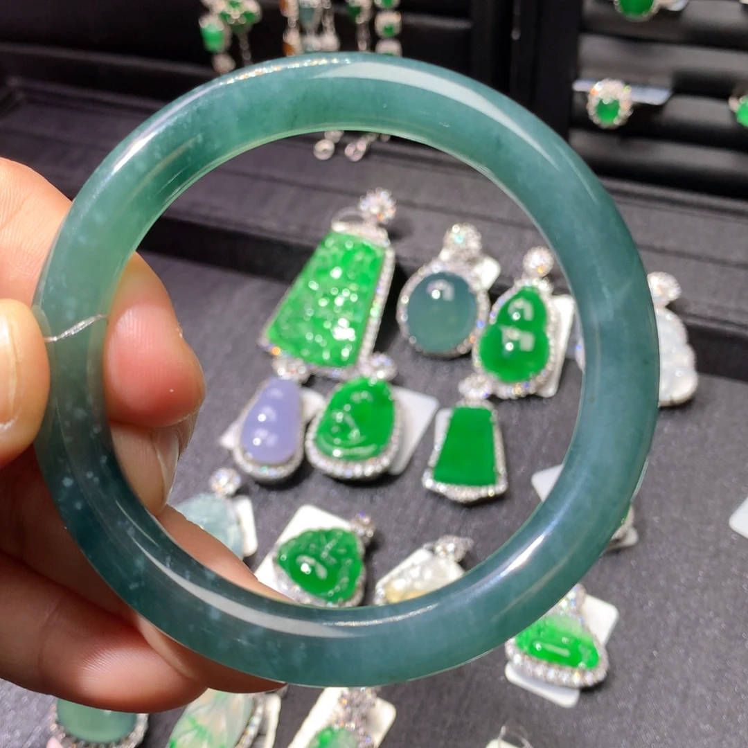 翡翠未镶嵌手镯55圈口