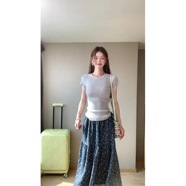2025韩系新款灰色针织短袖t恤女夏季正肩上衣碎花半身裙两件套
