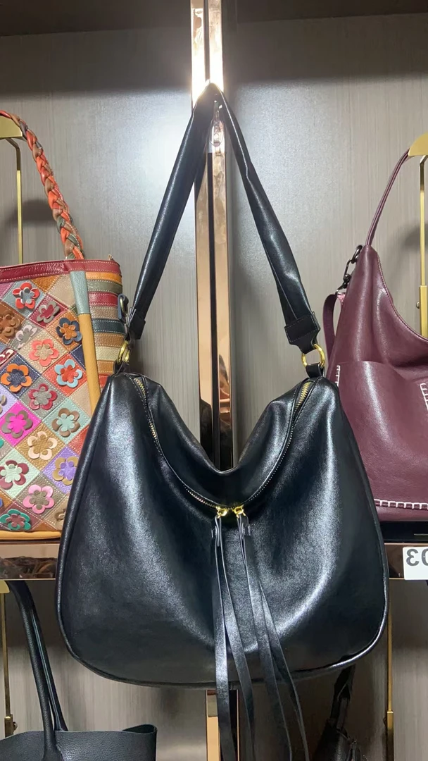 新款时尚简约大容量斜挎女包8026