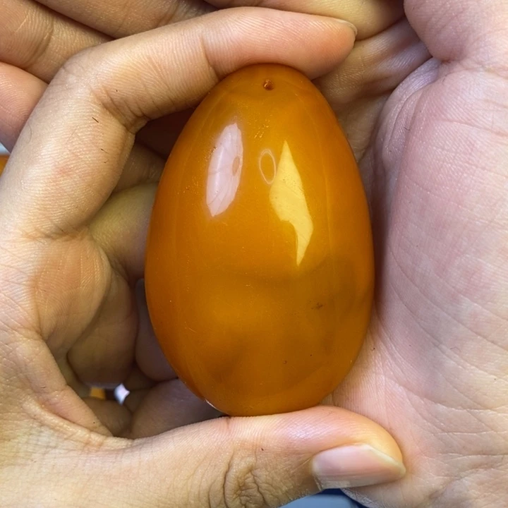 未镶嵌琥珀珠宝奇石