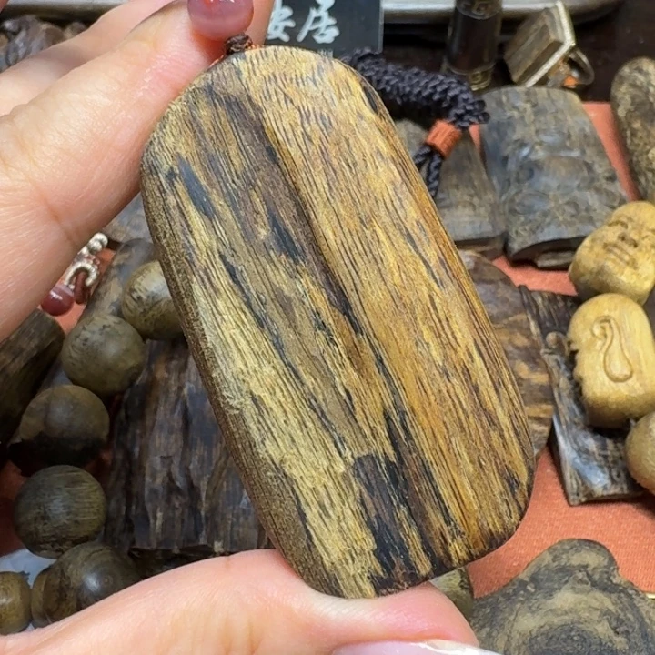 大叶紫檀（黑酸枝木类）