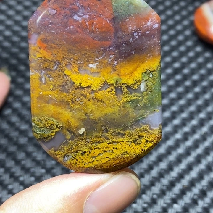 玛瑙/玉髓颈饰未镶嵌沉*淀