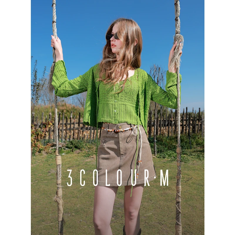 三彩2025春季新款绿色镂空针织开衫吊带两件套装短V领喇叭袖薄女