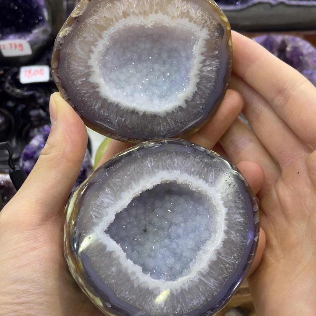 独***猬玛瑙/玉髓未镶嵌珠宝奇石