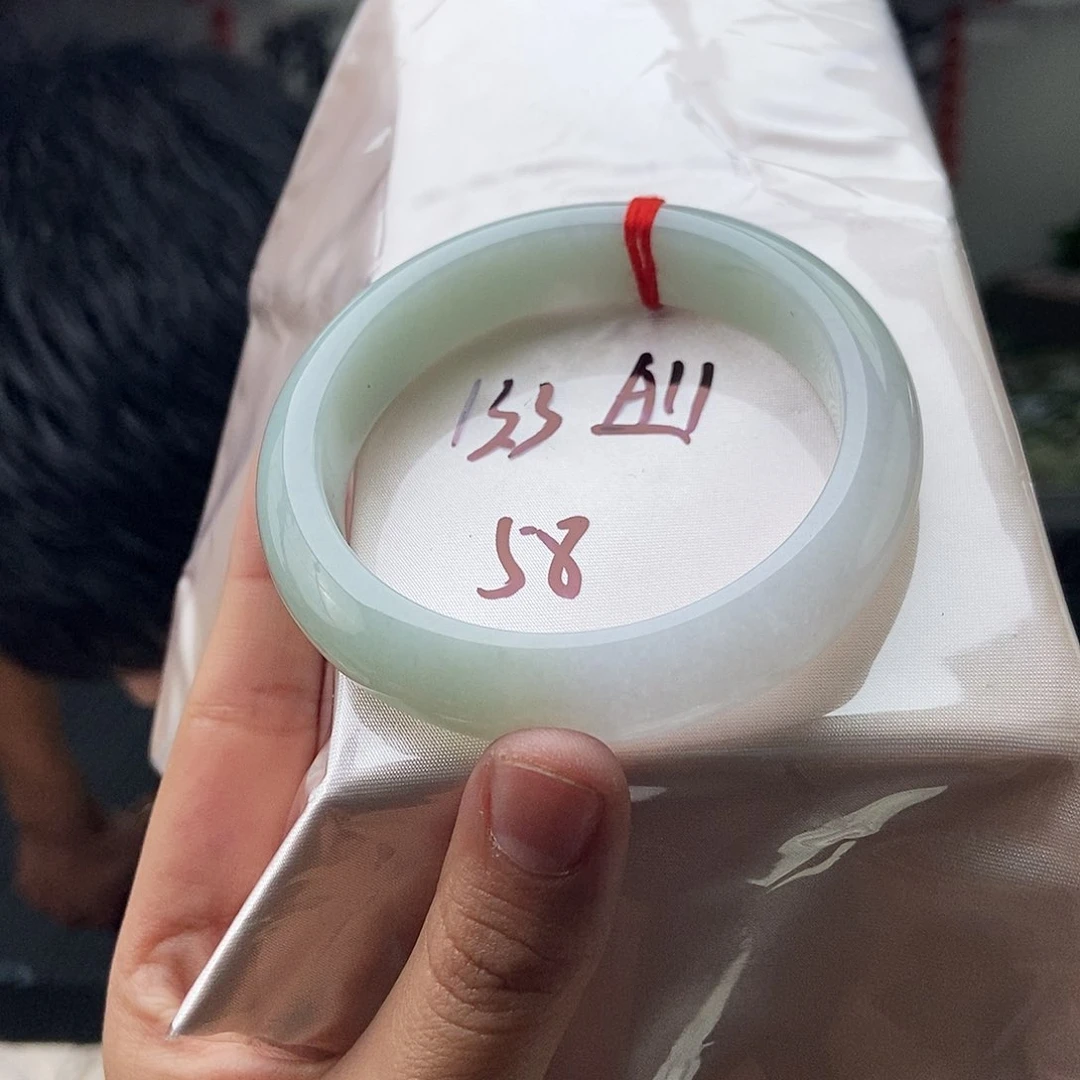 翡翠手镯未镶嵌拍一发一