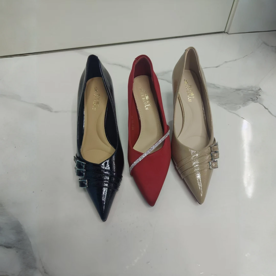 修面尖头高跟鞋浅口金属舒适时尚单鞋春季细跟欧美