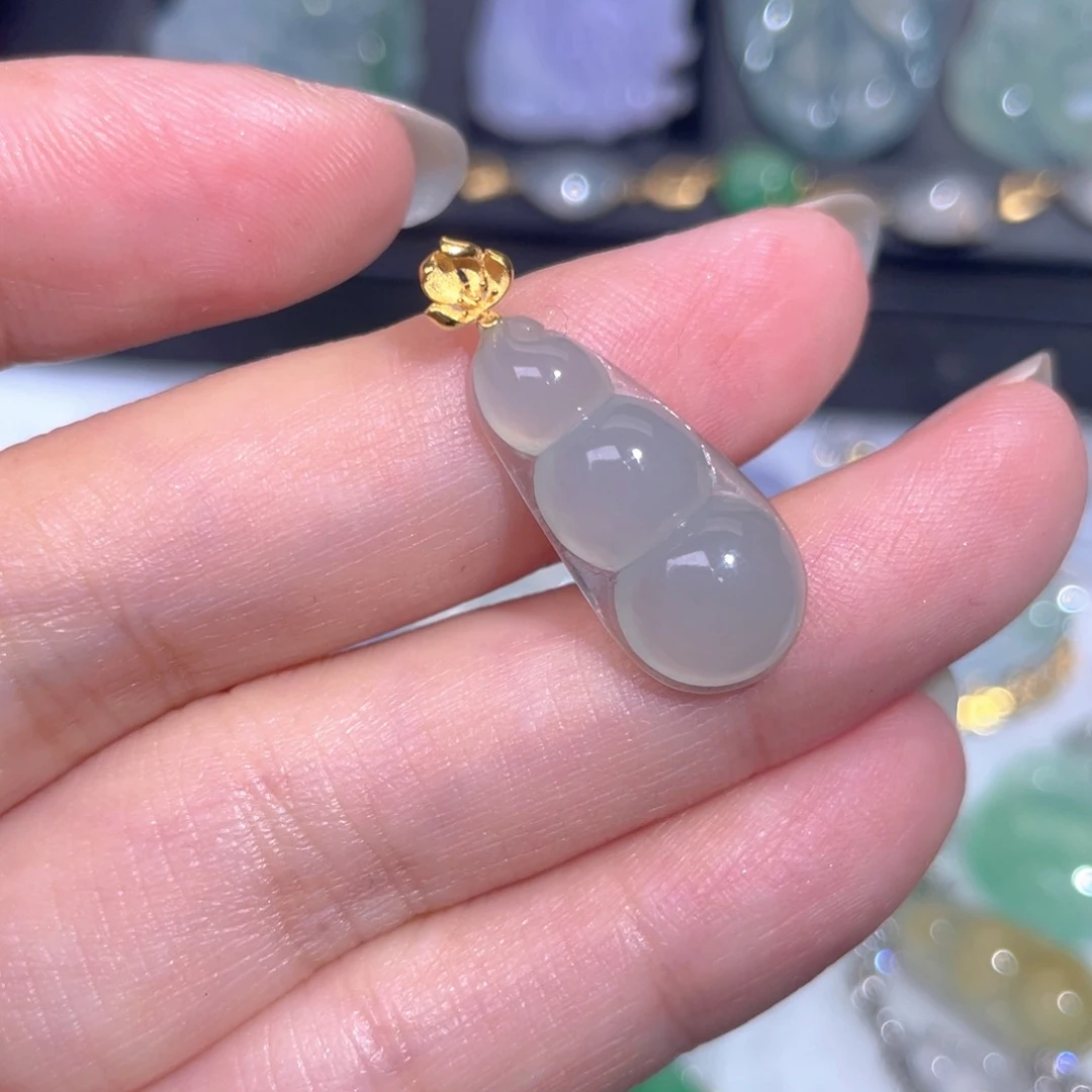 颈饰18K金镶嵌翡翠翡翠