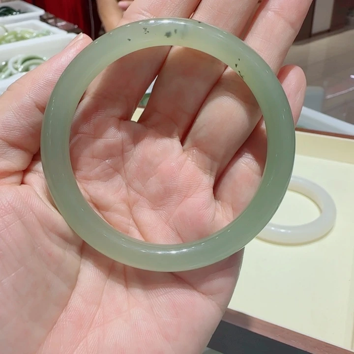 未镶嵌手镯和田玉822