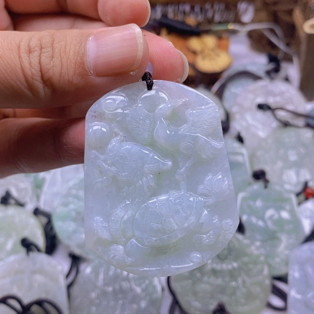 翡翠颈饰未镶嵌翡翠