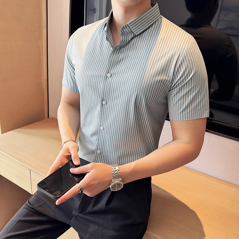 条纹衬衫男士短袖夏季新款潮流时尚修身商务休闲高端无痕职业衬衣