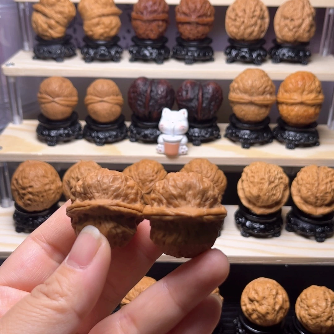 文玩核桃吊坠37w粗筋铁狮子33尺