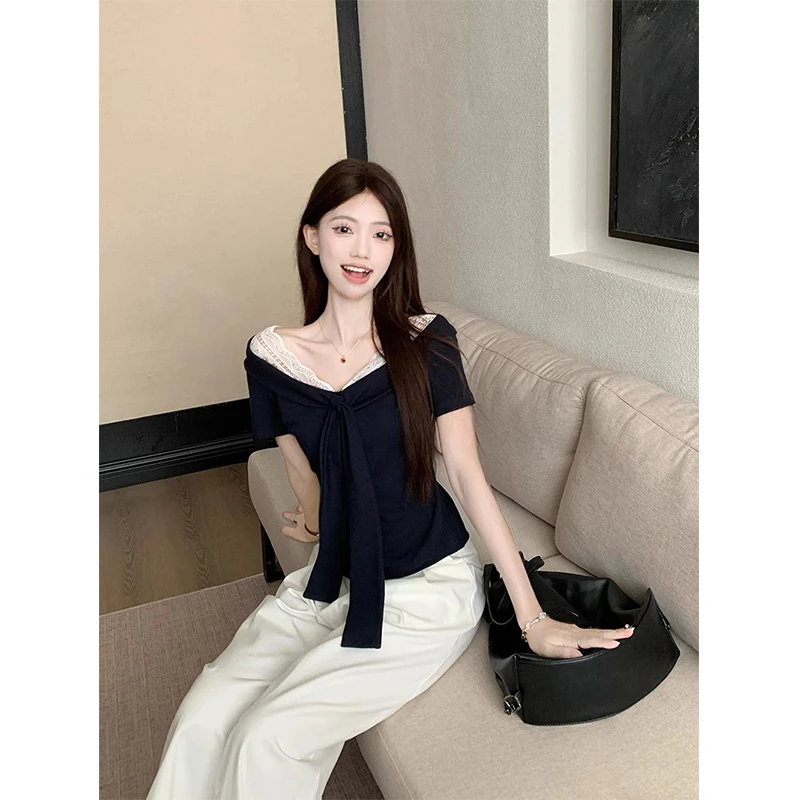 法式v领蕾丝拼接蝴蝶结绑带短袖T恤女夏大码胖mm200斤设计感上衣