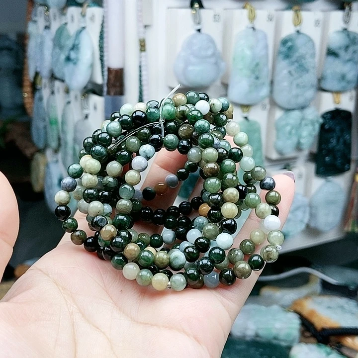 颈饰足铂镶嵌翡翠翡翠