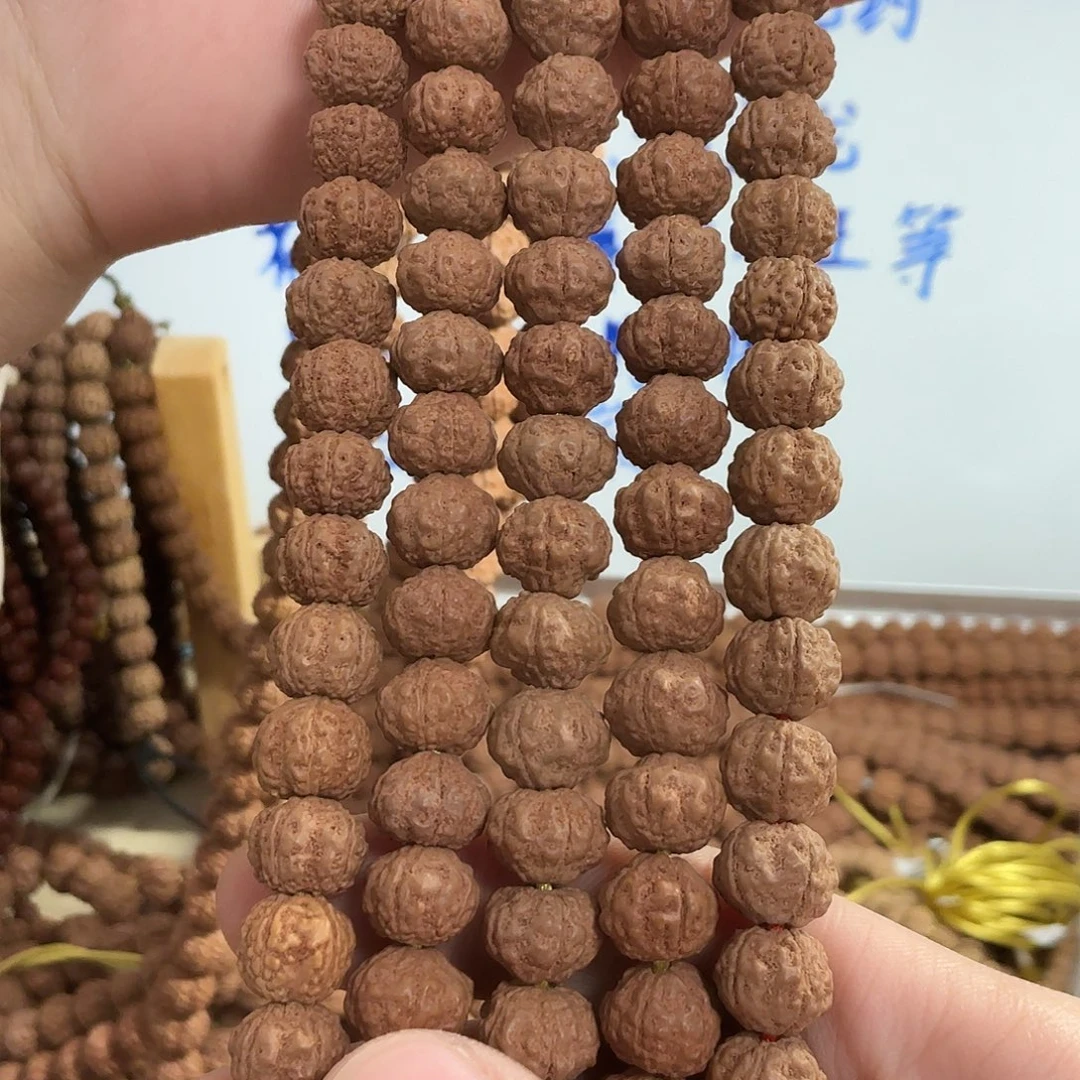 吊坠金刚菩提莲花菩提，一条保手持