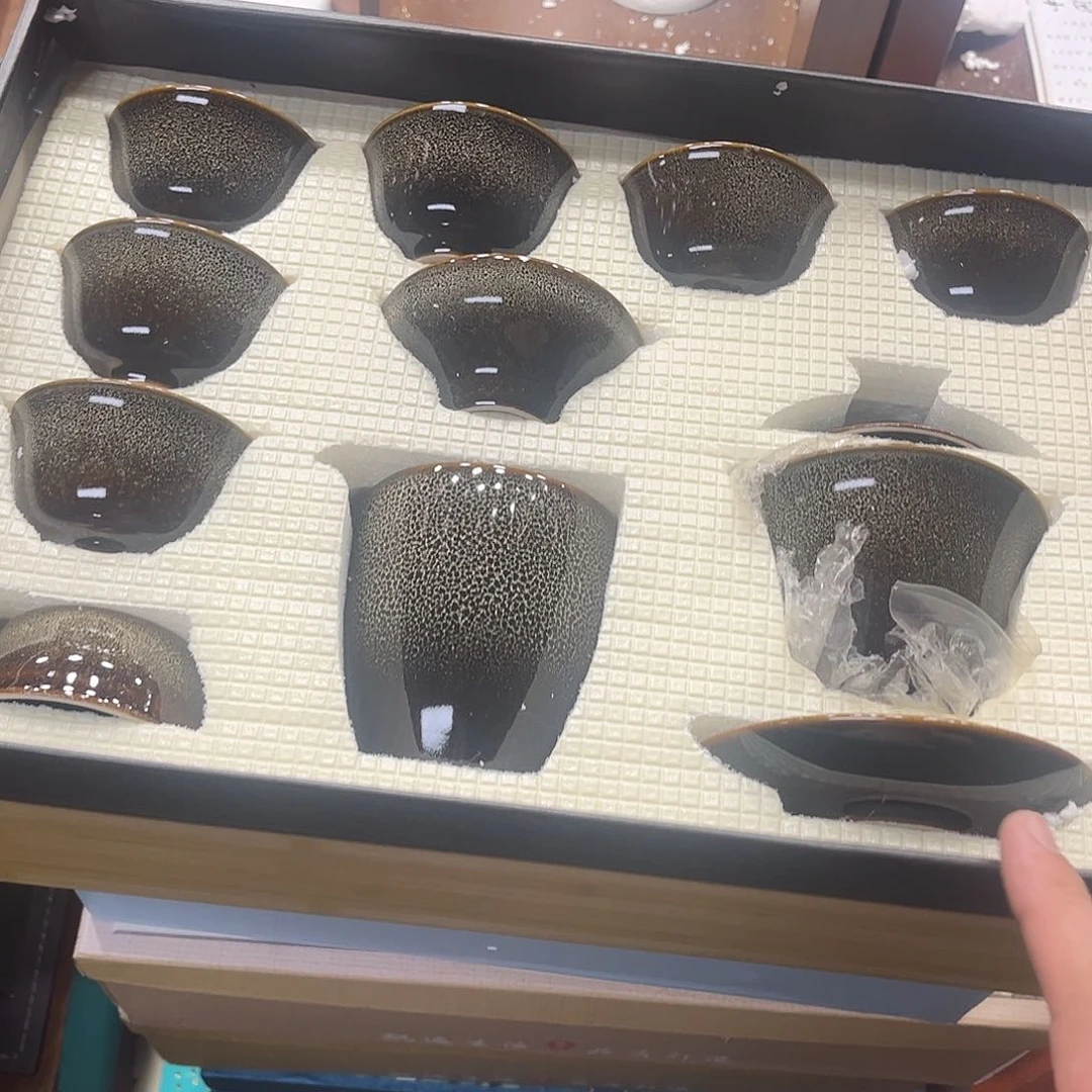 孤品茶具套装等。