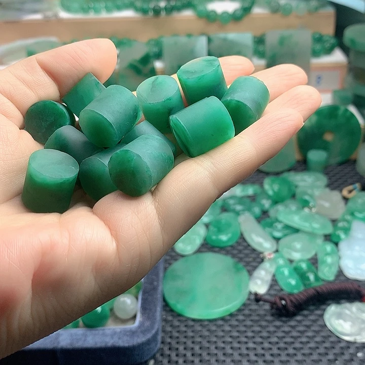 石英质玉吊坠未镶嵌李*