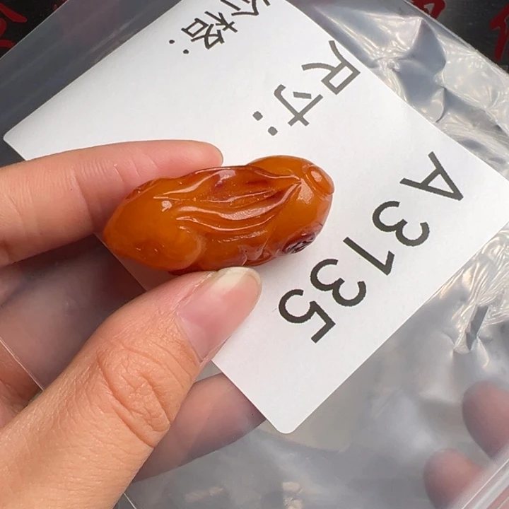 未镶嵌蜜蜡珠宝奇石