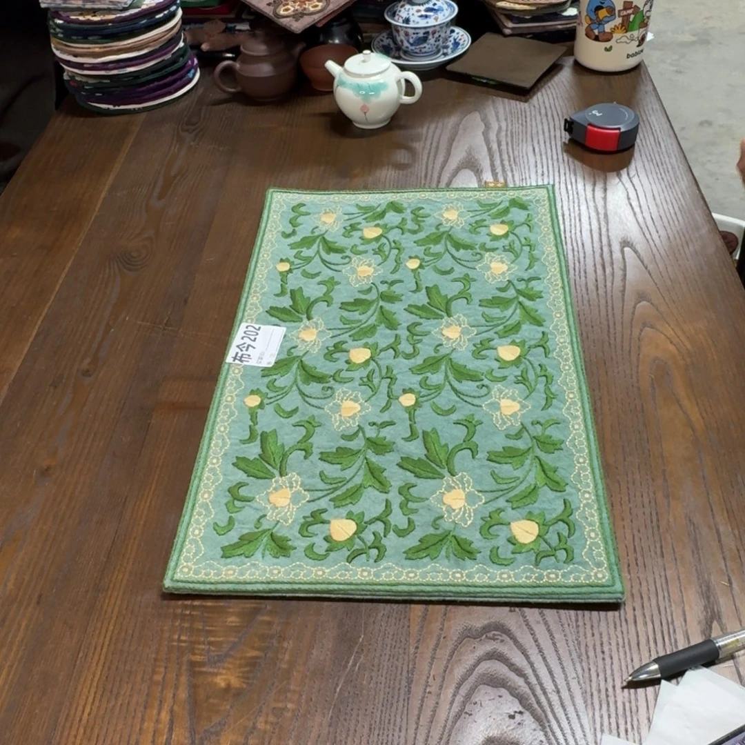 暮***青刺绣202一张绿色缠枝莲