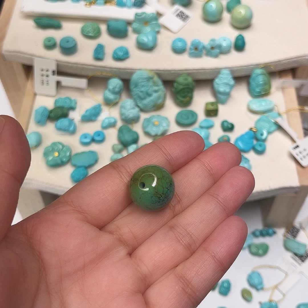 敏***敏绿松石未镶嵌珠宝半成品