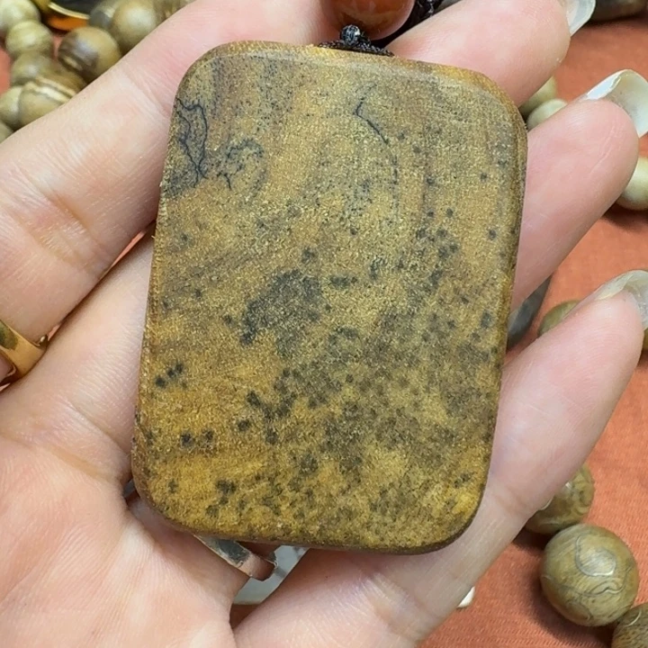 大叶紫檀（黑酸枝木类）