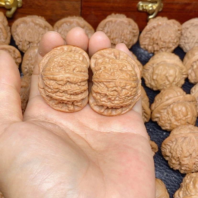 【闪购商品】文玩核桃吊坠J**慢白狮子40