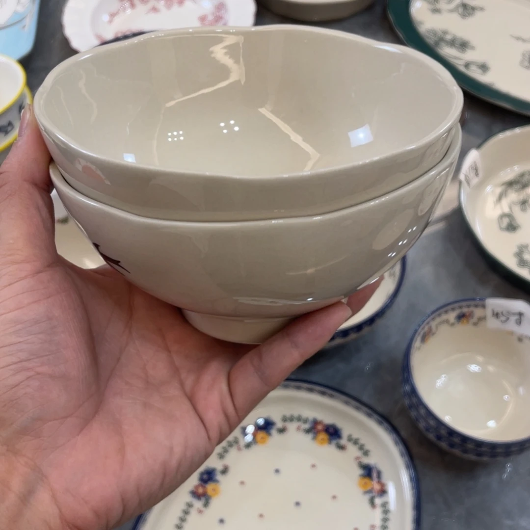陶瓷微瑕餐具介意勿拍，满18飞！