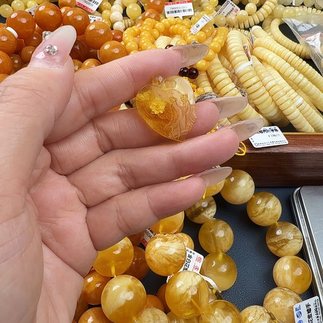 琥珀未镶嵌珠宝奇石