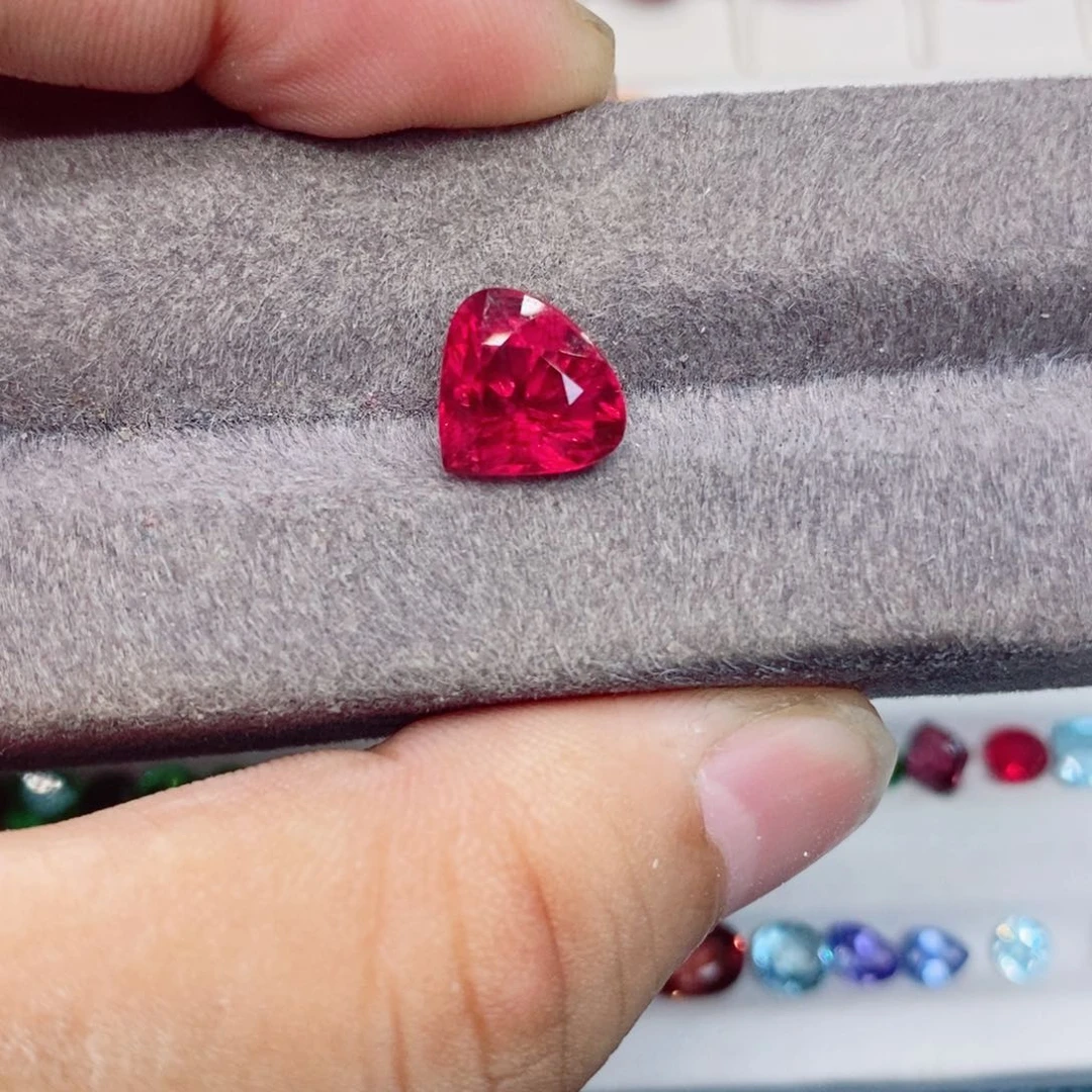 碧玺裸石未镶嵌卢比来4.4克拉