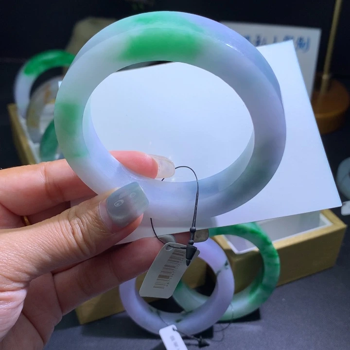 定制翡翠未镶嵌翡翠手镯