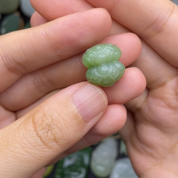 颈饰未镶嵌和田玉一*椰