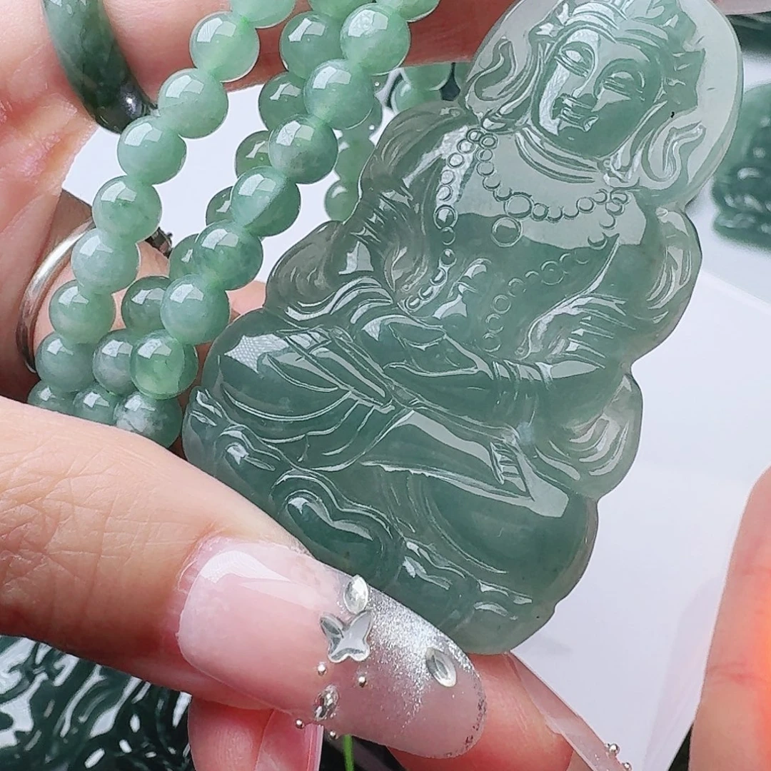 翡翠未镶嵌颈饰天然的A货翡翠多样性发其一