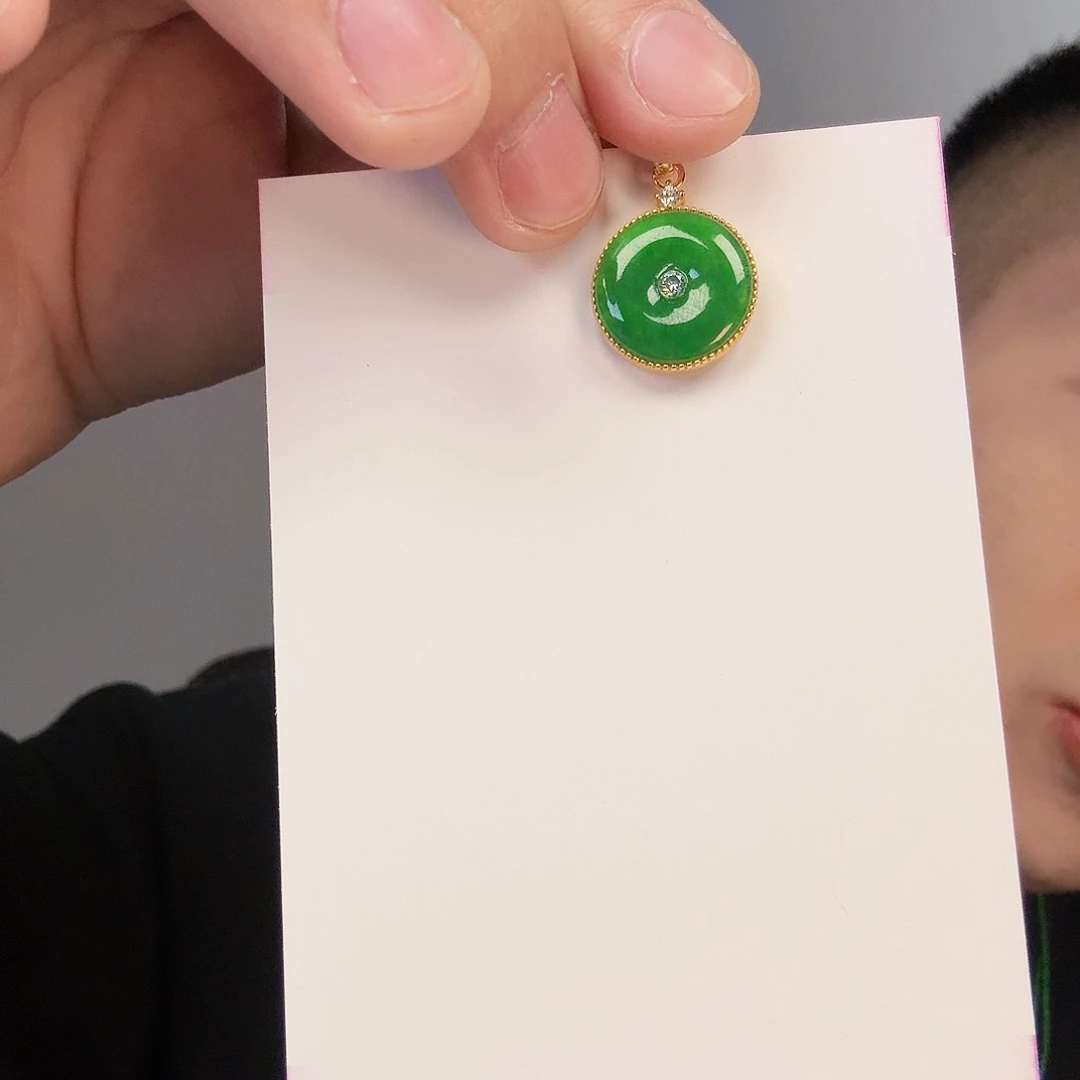 翡翠颈饰未镶嵌一件