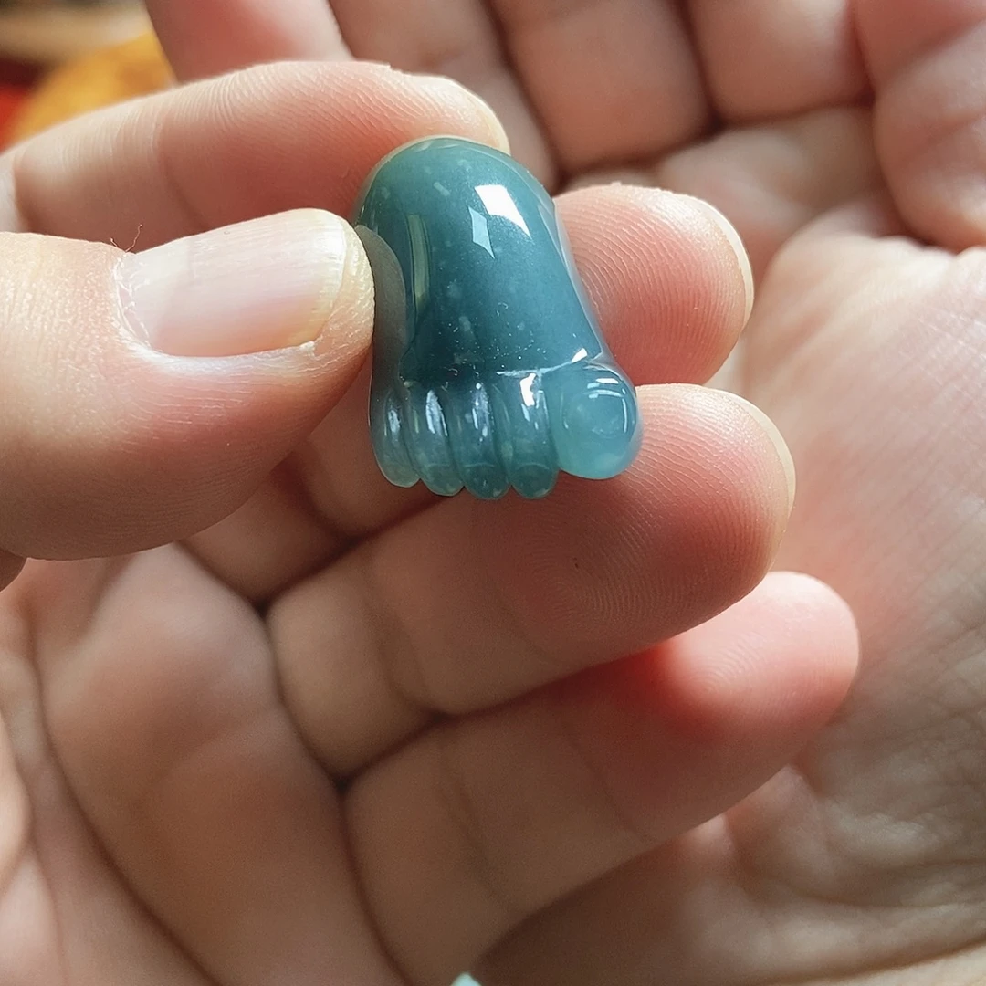 翡翠未镶嵌手镯知足常乐，不攀不比