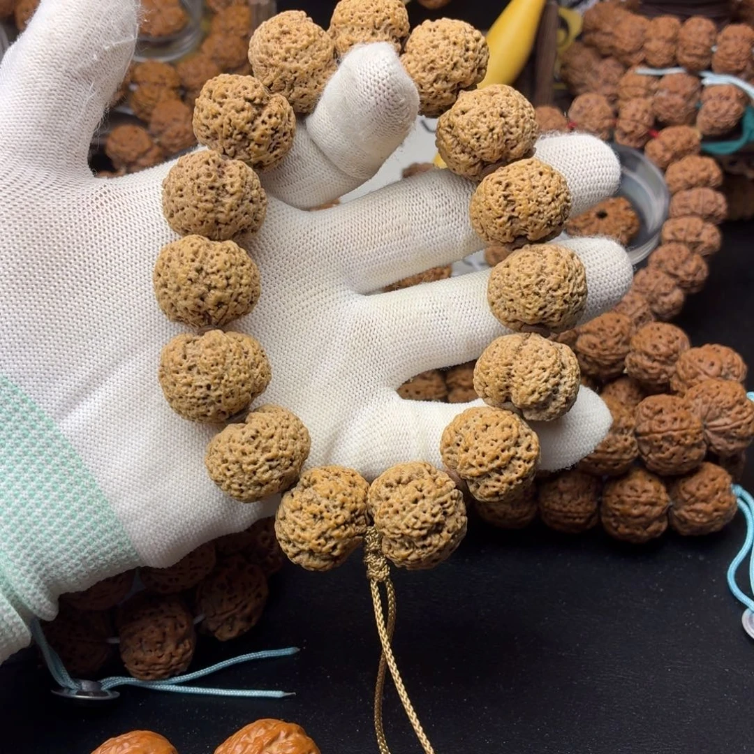 n***犟吊坠金刚菩提菠萝蜜22mm