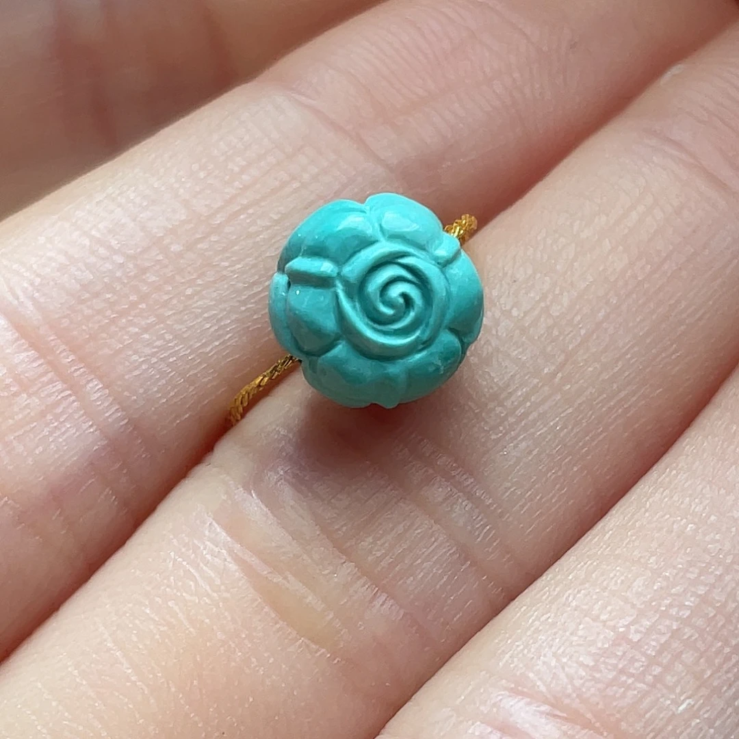 绿松石未镶嵌颈饰