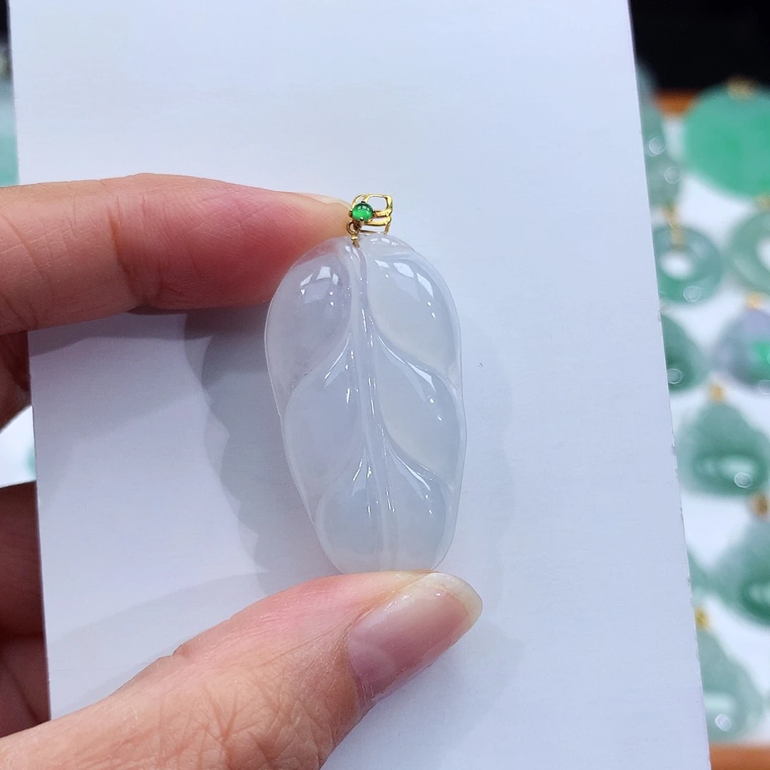 颈饰18K金镶嵌翡翠翡翠吊坠