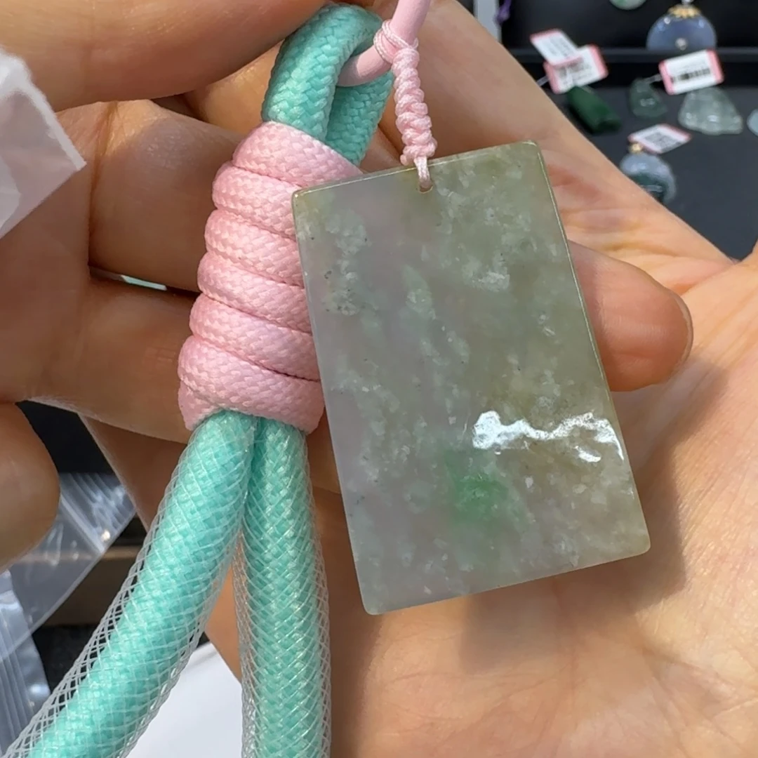 翡翠未镶嵌颈饰无事牌