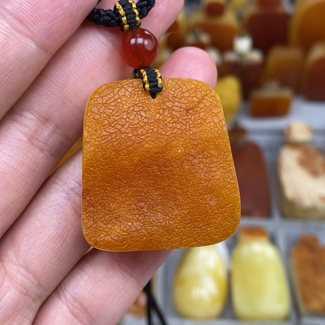 蜜蜡未镶嵌珠宝奇石