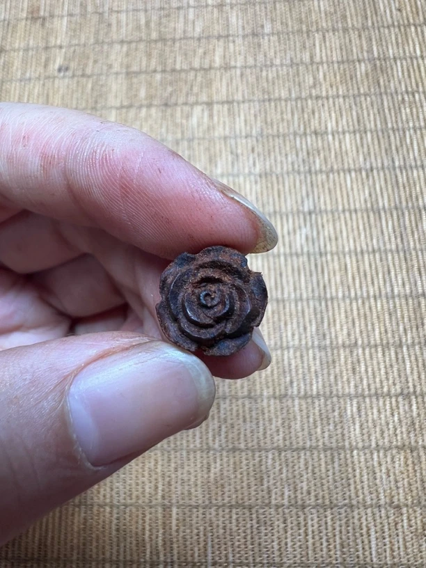降真香熟结黄油密结玫瑰花雕刻配饰1.2时尚饰品