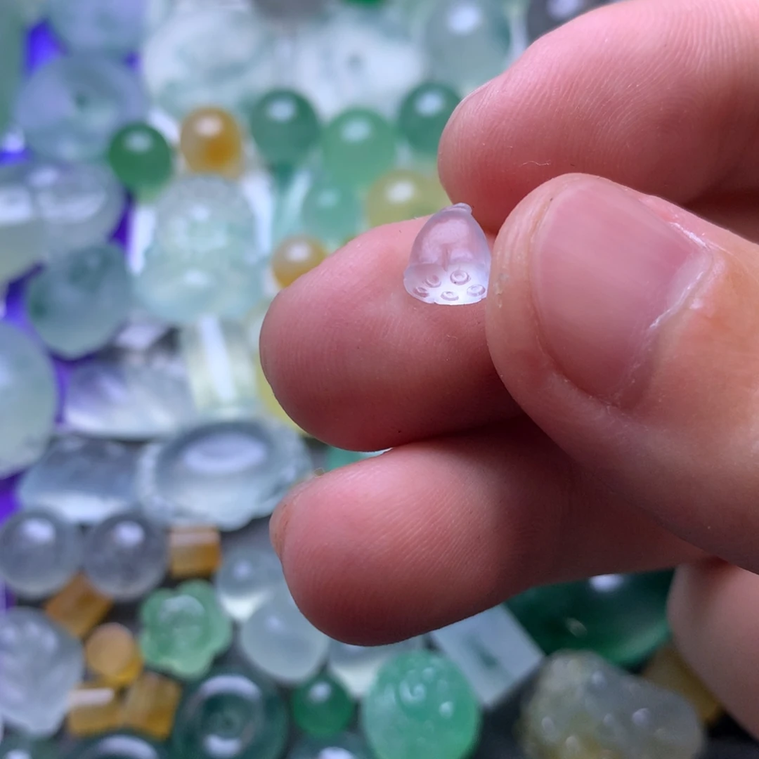 定制翡翠未镶嵌挂件