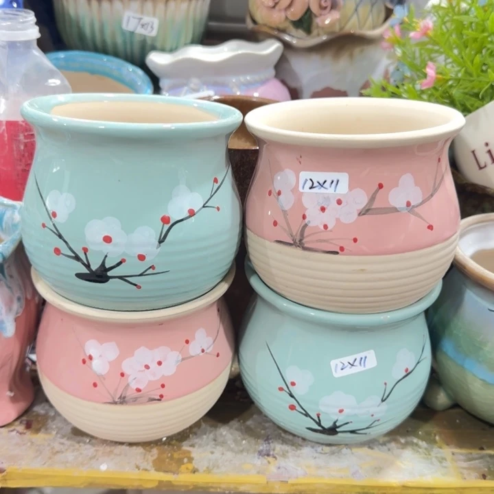 凑9块包邮，有孔，不清楚问客服