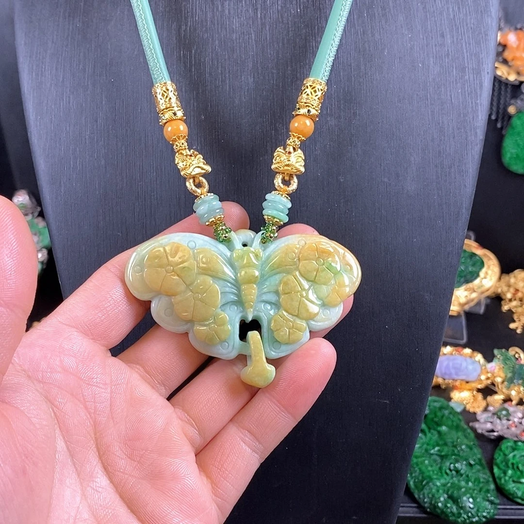 翡翠未镶嵌吊坠(赠链)吊坠