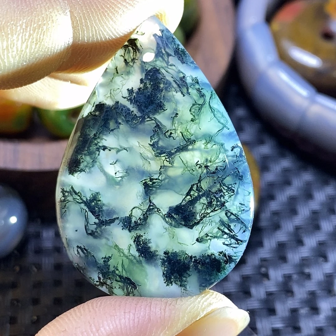 戏***门玛瑙/玉髓未镶嵌颈饰