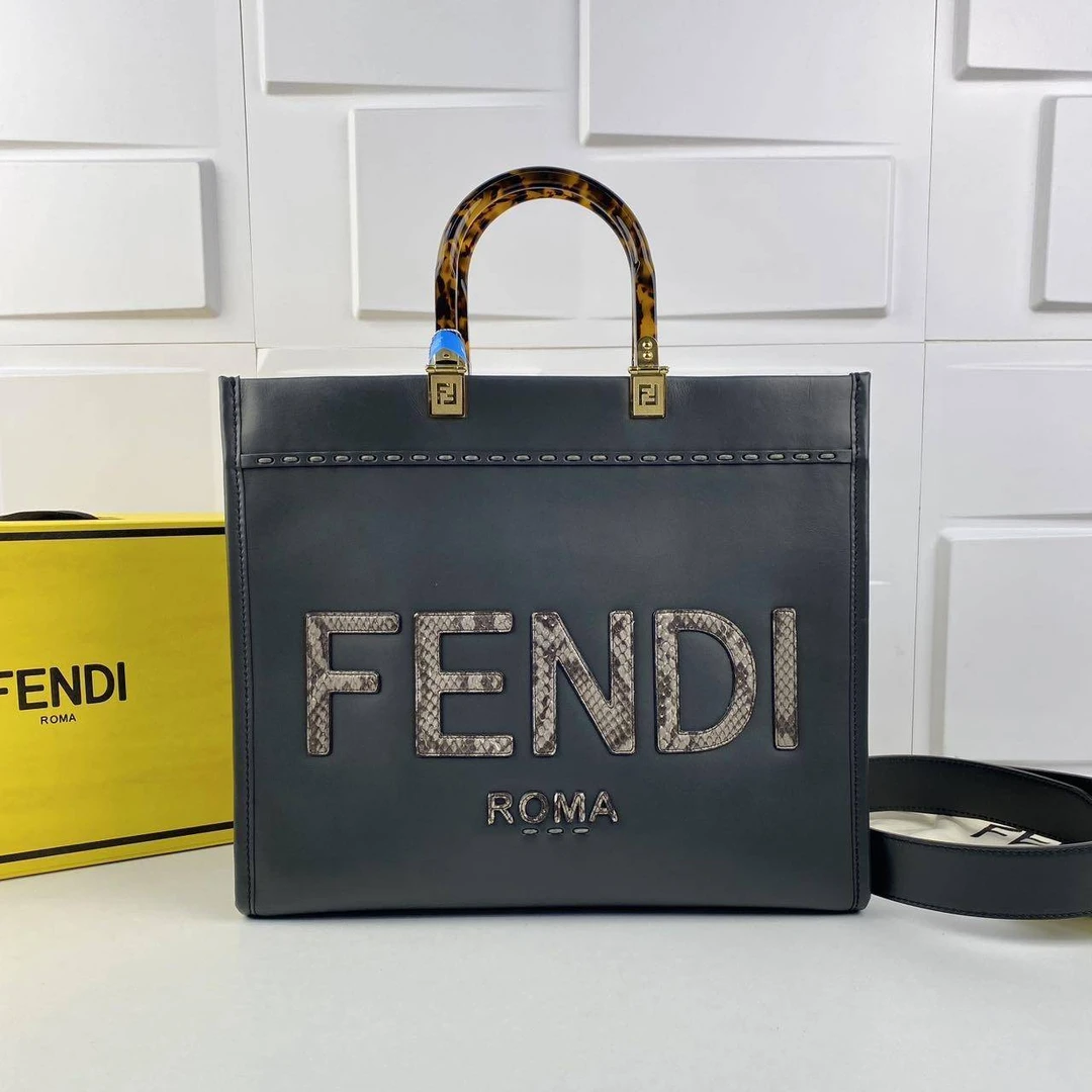 胖虎曼曼/芬迪/95新/公价0/箱包/斜挎包/312505240043