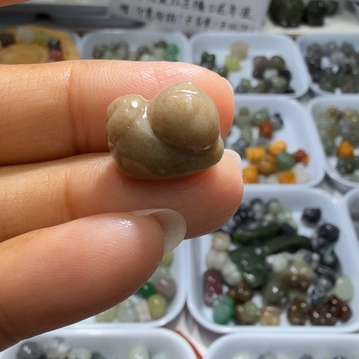 未镶嵌和田玉珠宝半成品包容