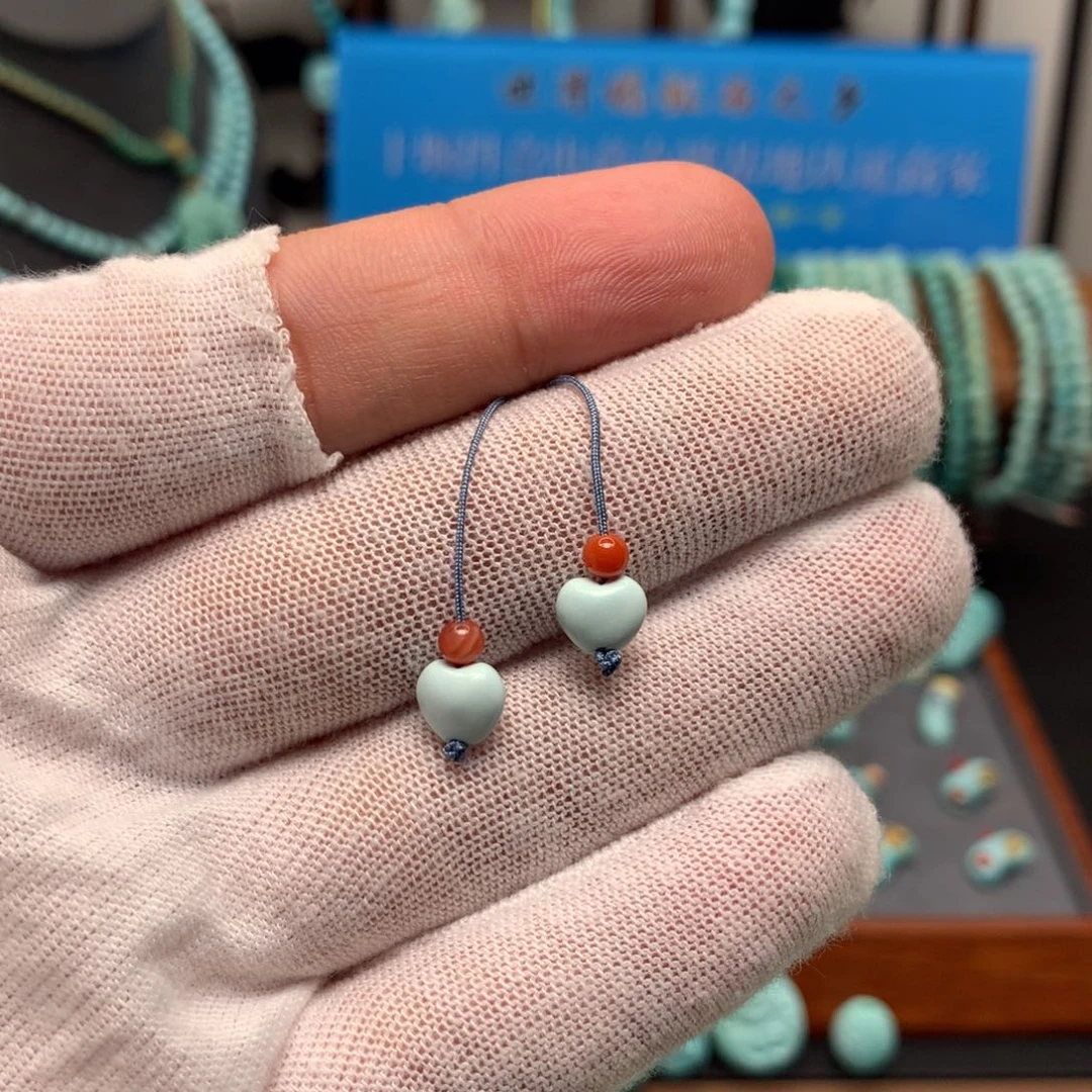 绿松石未镶嵌挂件