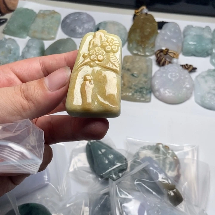 翡翠未镶嵌颈饰悟道22