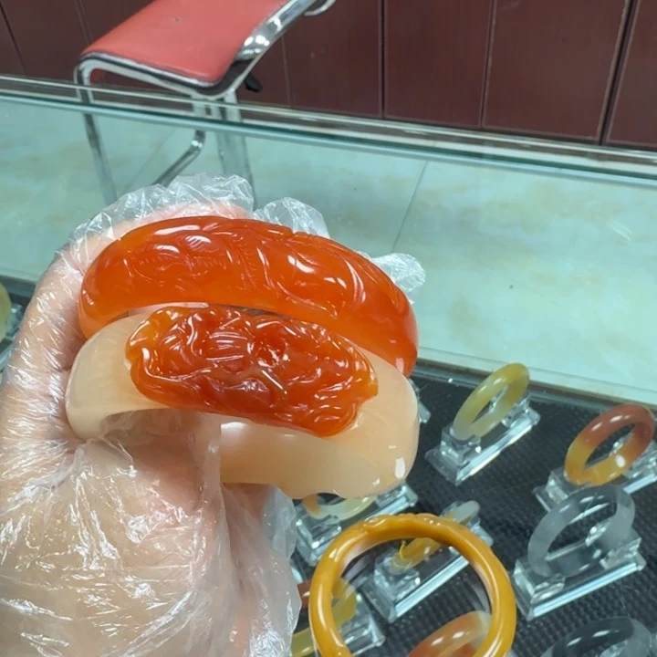 j***a石英岩玉合金颈饰